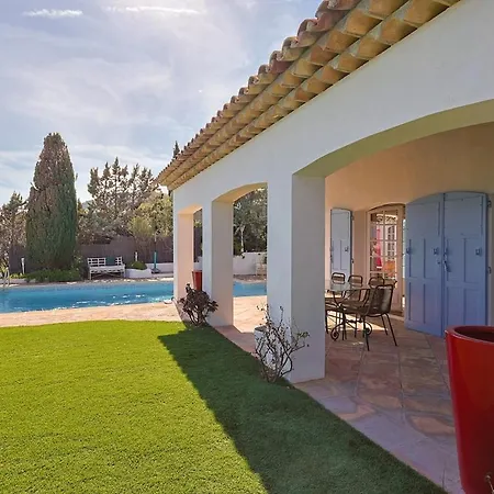 Вилла Avec Vue Panoramique Et Piscine A Saint-raphael Сен-Рафаэль