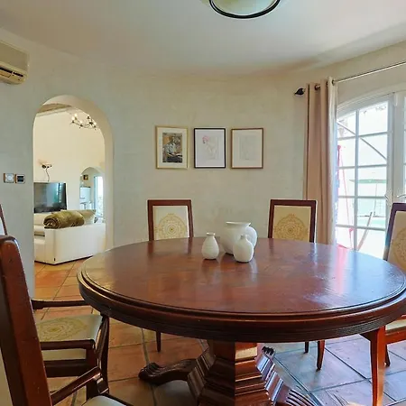 Villa Avec Vue Panoramique Et Piscine à Saint-raphael