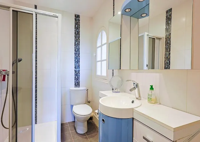 Villa Avec Vue Panoramique Et Piscine à Saint-raphael