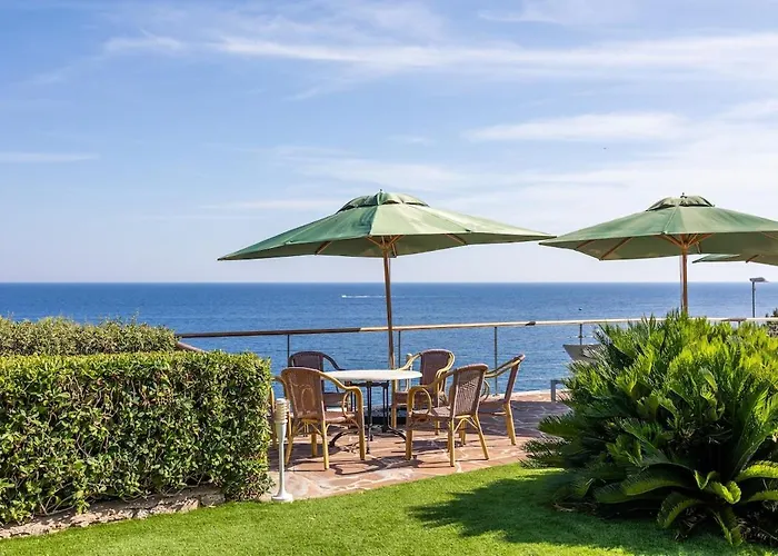 Avec Vue Panoramique Et Piscine à Saint-raphael *