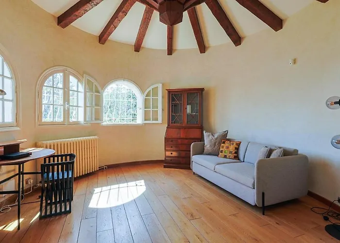 Villa Avec Vue Panoramique Et Piscine à Saint-raphael Saint-Raphaël